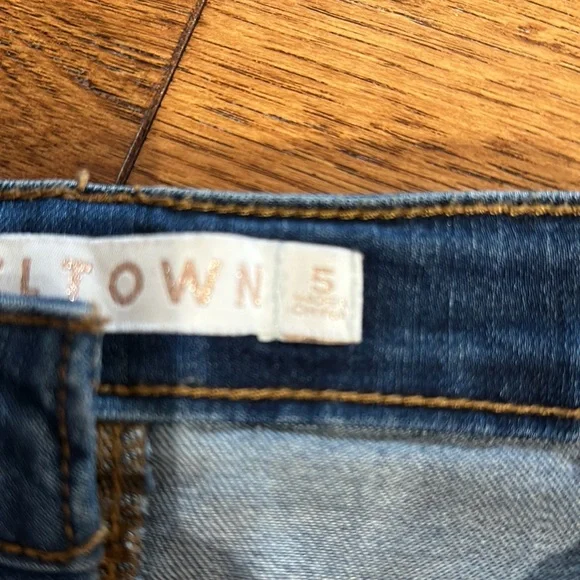 New pair of Tinseltown Jeans - Picture 6 of 9